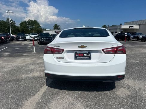 Used 2019 Chevrolet Malibu LT FWD image 4