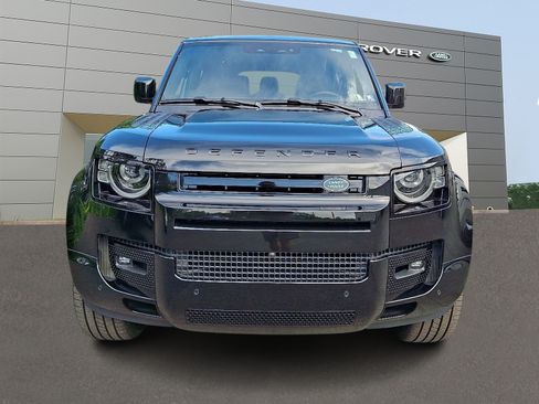 Certified 2025 Land Rover Defender 130 X-Dynamic SE AWD/4WD image 8