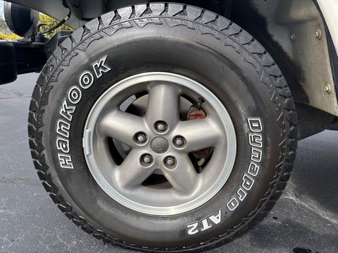 Used 1998 Jeep Wrangler Sahara image 8