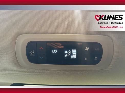 Used 2024 Chrysler Pacifica Touring-L FWD image 34