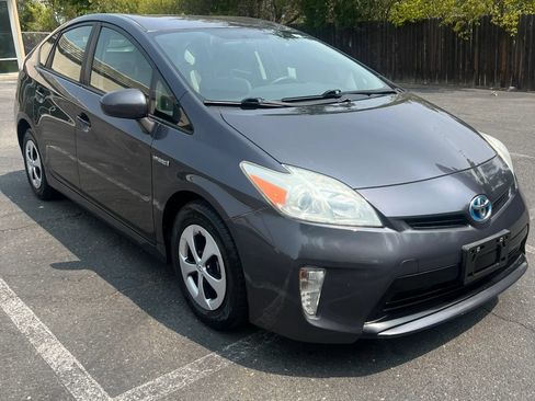 Used 2014 Toyota Prius Two FWD image 3