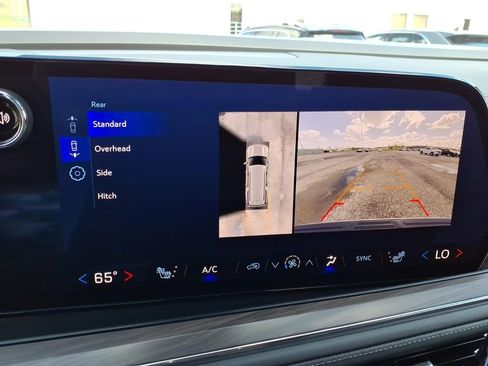 Used 2025 Chevrolet Suburban Z71 image 11