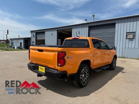 Used 2025 Chevrolet Colorado Z71 w/ Technology Package AWD/4WD image 5