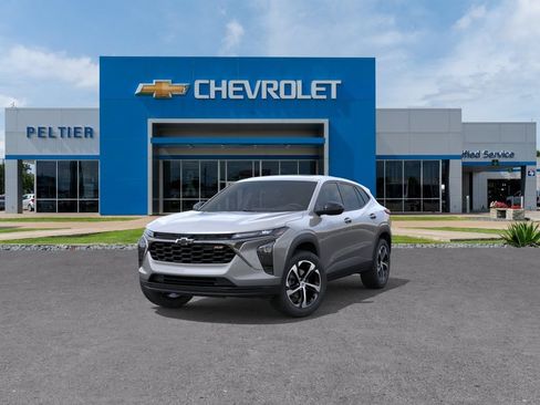 New 2026 Chevrolet Trax RS w/ Sunroof Package FWD image 8