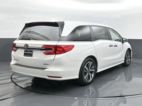 Certified 2024 Honda Odyssey Touring image 7
