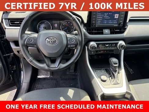 Used 2021 Toyota RAV4 LE AWD/4WD image 17