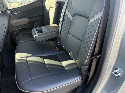 Used 2023 GMC Canyon Denali image 29