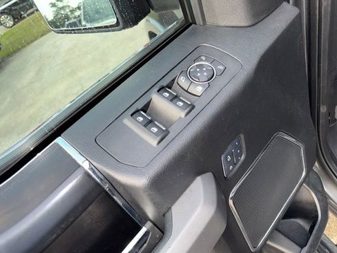 Used 2018 Ford F150 Platinum w/ Equipment Group 701A Luxury image 15