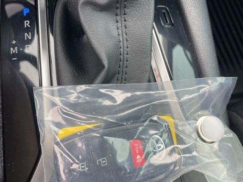 Used 2024 Toyota Corolla Cross LE image 13