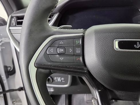 Used 2023 Jeep Grand Cherokee Altitude image 17