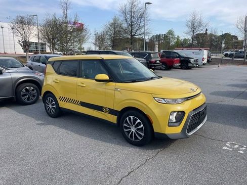 Used 2020 Kia Soul LX image 1