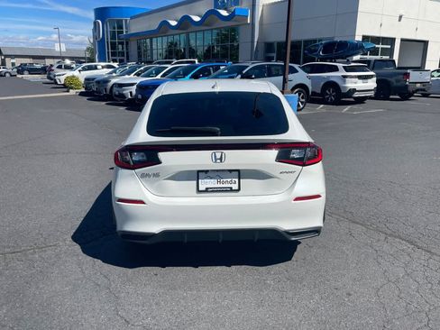 Used 2023 Honda Civic Sport image 4