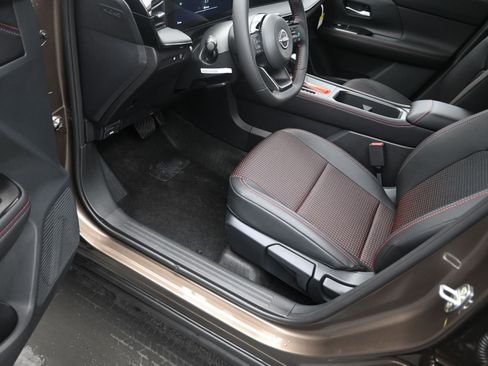 New 2026 Nissan Kicks SR image 12