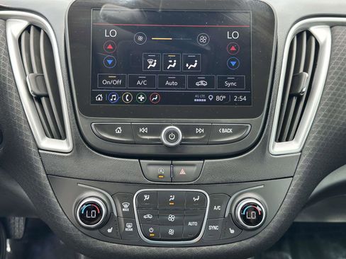 Used 2025 Chevrolet Malibu LT FWD image 12