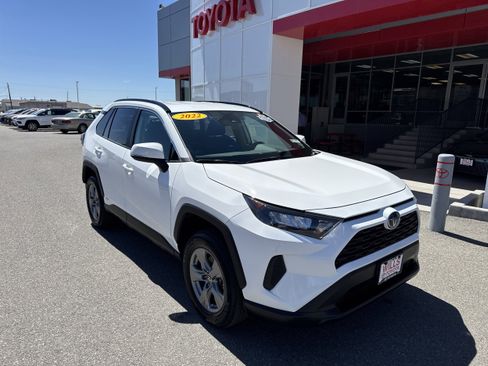 Used 2022 Toyota RAV4 LE AWD/4WD image 1