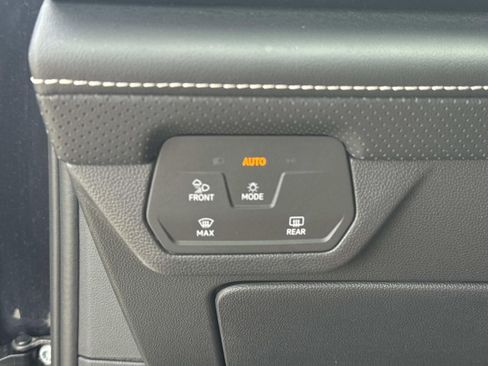 Used 2024 Volkswagen Atlas SE FWD image 21