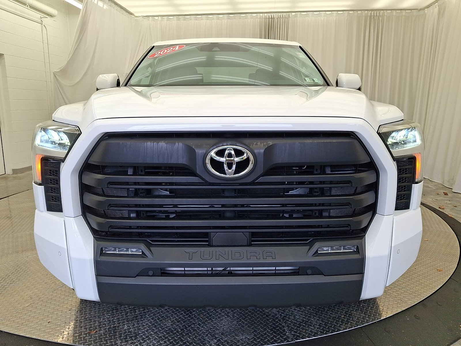 Used 2024 Toyota Tundra SR5 w/ SR5 Convenience Package AWD/4WD image 32