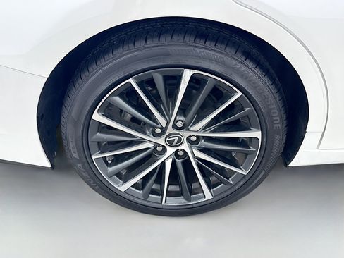 Certified 2022 Lexus ES 350 w/ Premium Package image 30