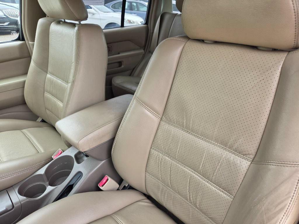 Used 2001 Nissan Pathfinder LE AWD/4WD image 22