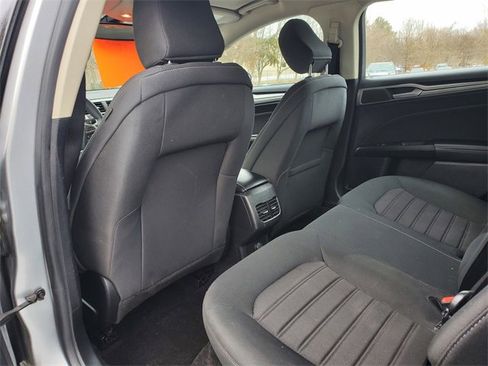 Used 2020 Ford Fusion SE image 10
