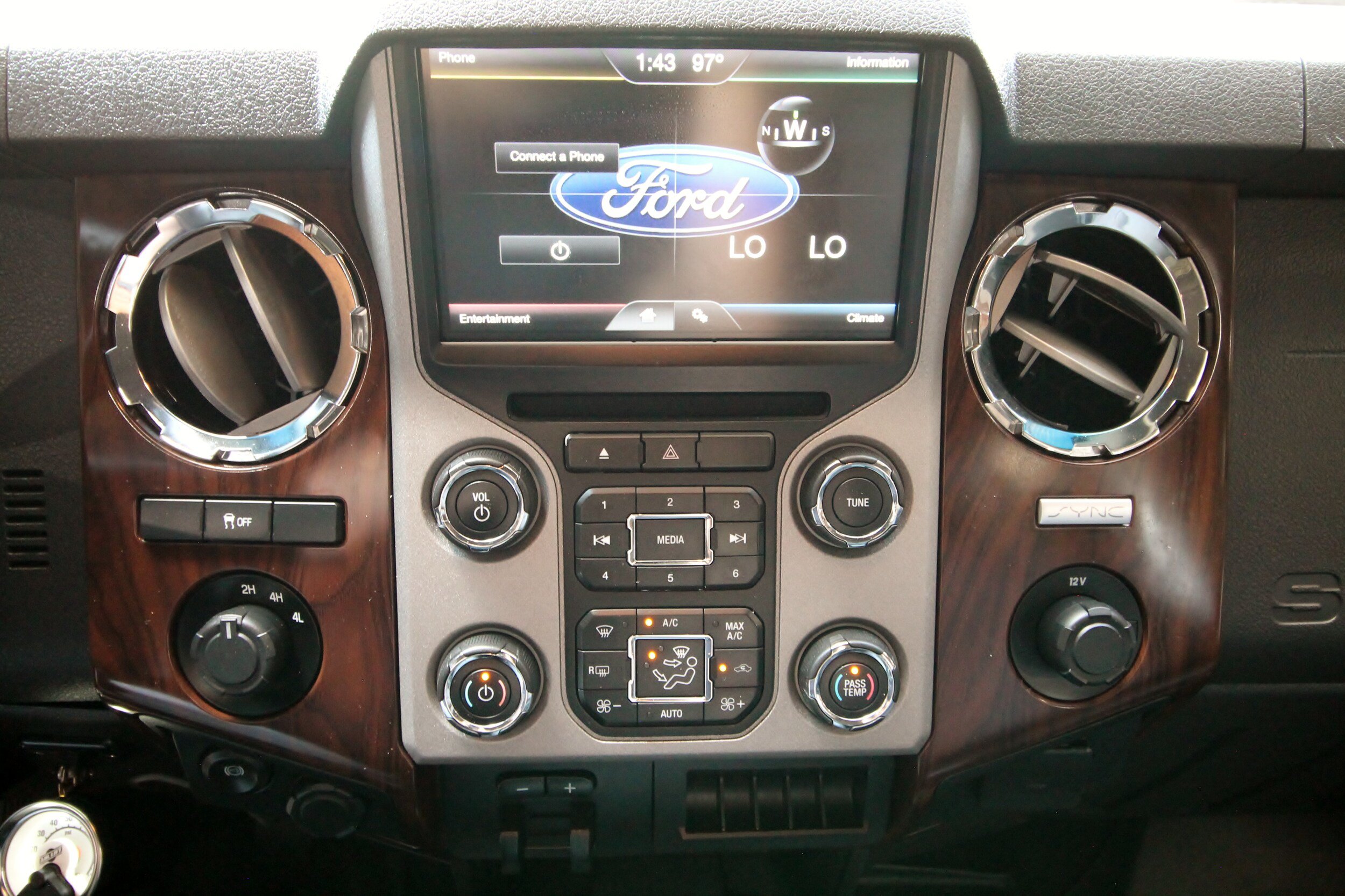 Used 2015 Ford F250 Lariat AWD/4WD image 31