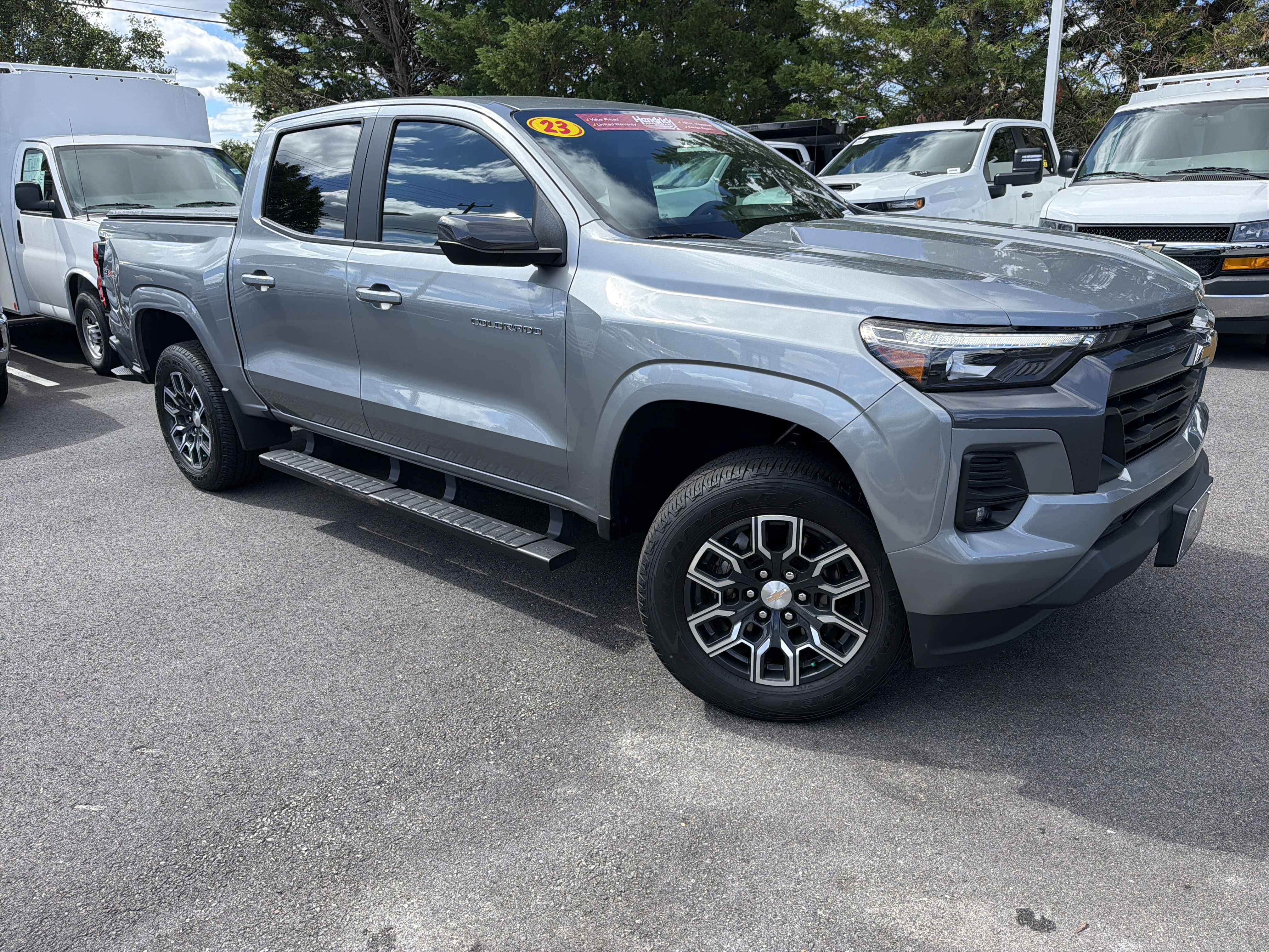 Used 2023 Chevrolet Colorado LT w/ LT Convenience Package III AWD/4WD image 2