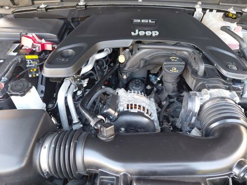 Used 2020 Jeep Wrangler Unlimited Rubicon w/ Dual Top Group AWD/4WD image 24