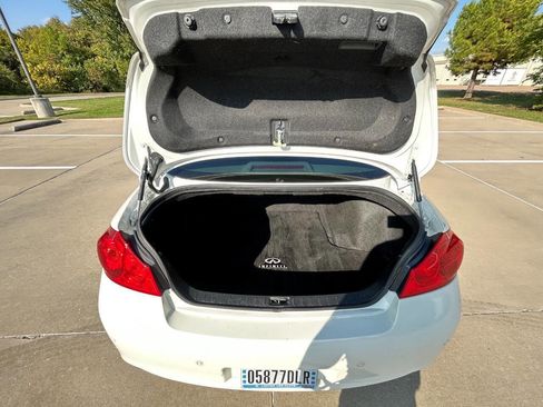 Used 2012 INFINITI G37 Journey w/ Premium Pkg image 10