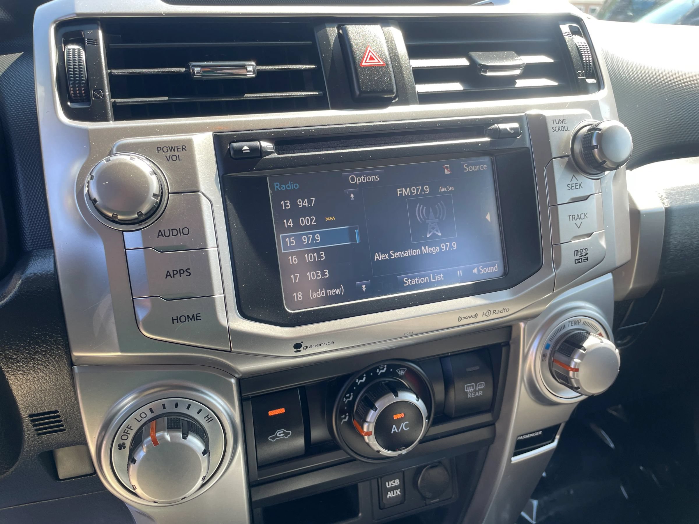 Used 2016 Toyota 4Runner SR5 AWD/4WD image 13