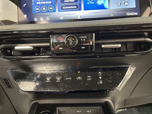 New 2026 Nissan Kicks SR w/ Illumination Package image 26