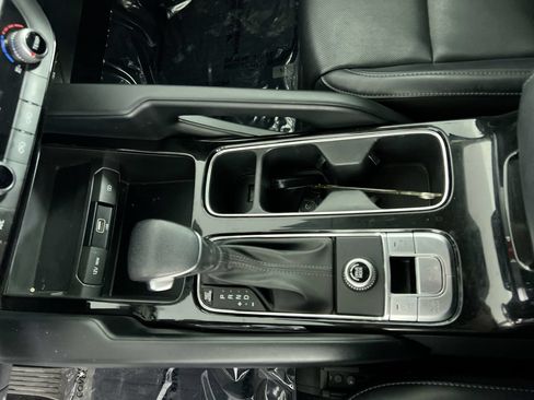 Used 2020 Kia Telluride LX FWD image 18