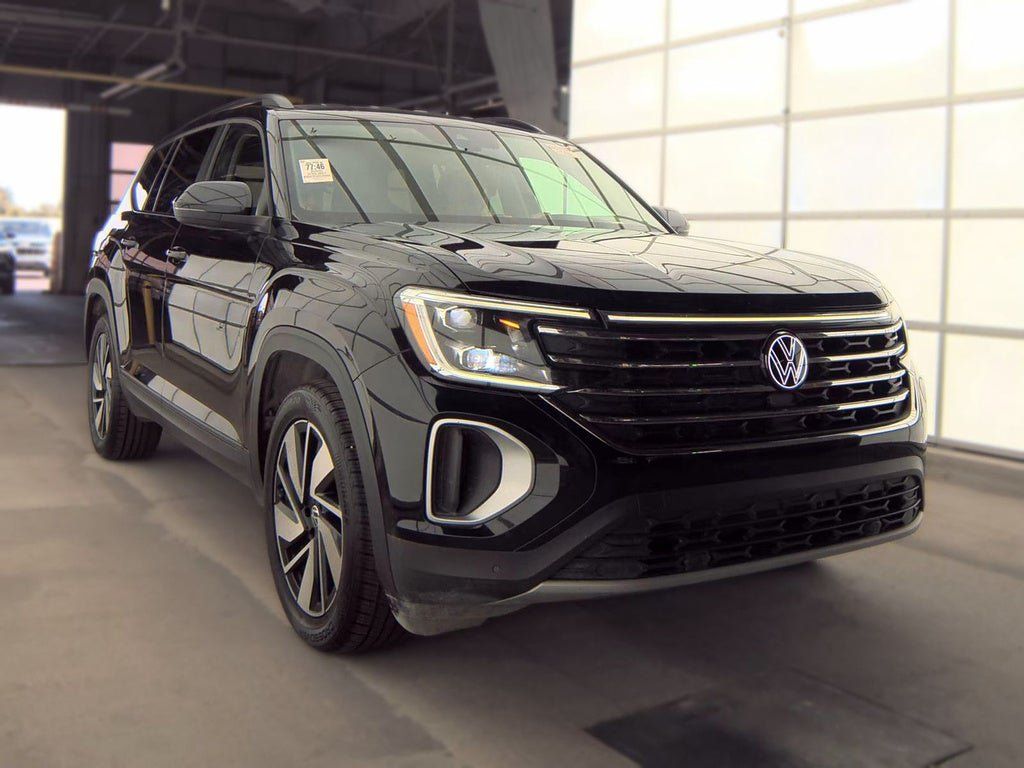 Used 2025 Volkswagen Atlas SE FWD image 4