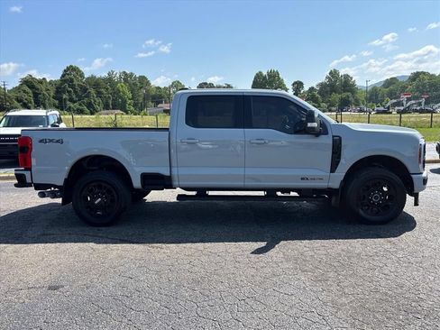 Used 2025 Ford F250 Lariat w/ Lariat Ultimate Package AWD/4WD image 9