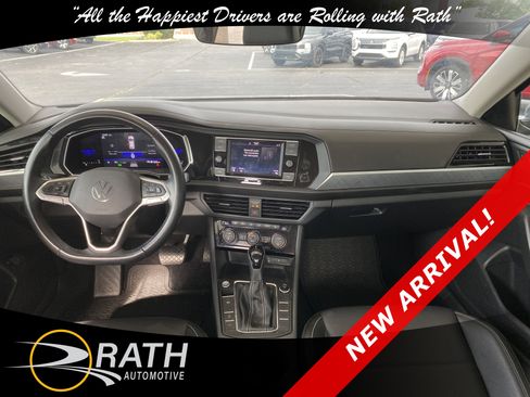 Used 2022 Volkswagen Jetta SE FWD image 15