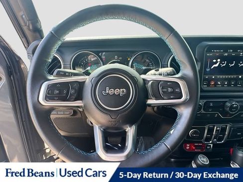 Used 2022 Jeep Wrangler Unlimited Rubicon 4xe AWD/4WD image 16