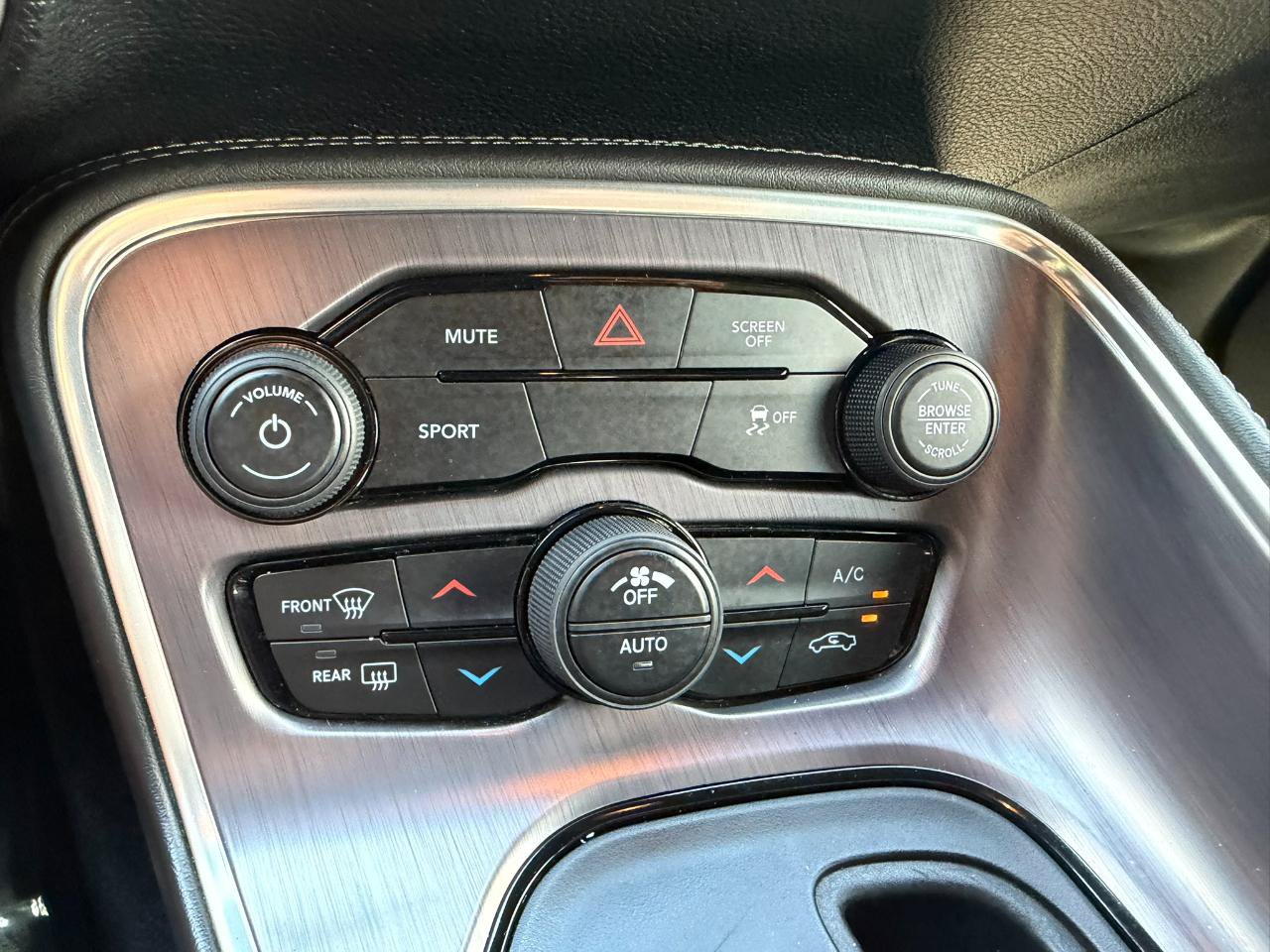 Used 2018 Dodge Challenger SXT RWD image 36