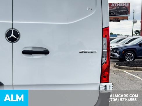 Used 2025 Mercedes-Benz Sprinter 2500 image 11