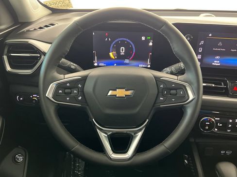 Used 2025 Chevrolet TrailBlazer LT w/ Convenience Package FWD image 16