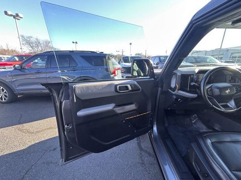 Used 2023 Ford Bronco Badlands image 10