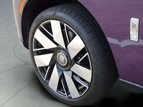 Used 2025 Rolls-Royce Cullinan AWD/4WD image 30