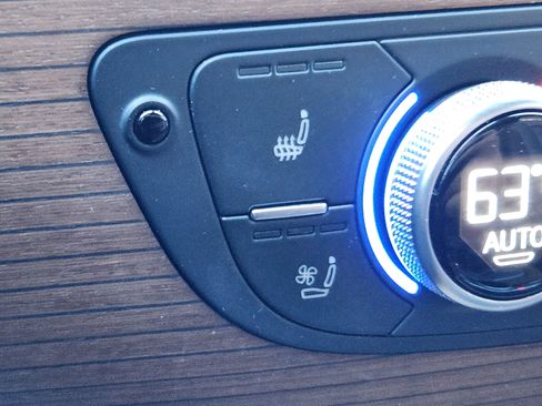 Used 2017 Audi Q7 2.0T Premium Plus w/ Premium Plus Package image 28