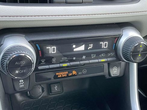 Used 2020 Toyota RAV4 XLE Premium image 28