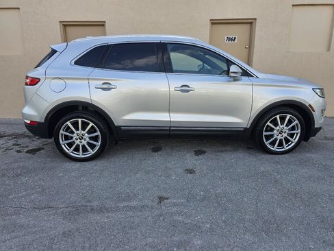 Used 2019 Lincoln MKC Reserve w/ MKC Technology Package FWD image 10