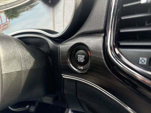 Used 2022 Jeep Grand Cherokee Limited image 22