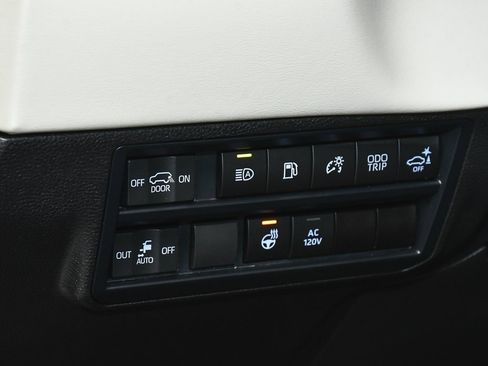 Used 2024 Toyota Sequoia Capstone image 22