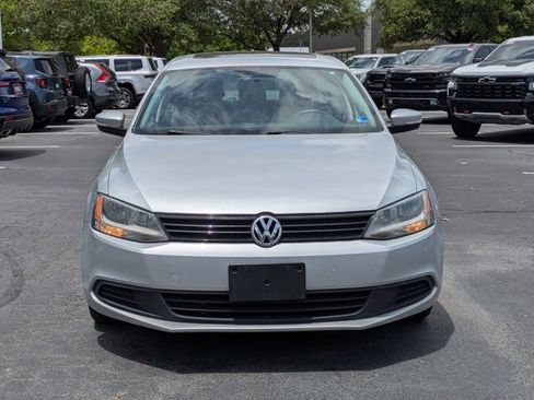 Used 2011 Volkswagen Jetta TDI FWD image 2