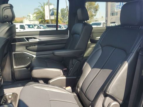 New 2025 Jeep Wagoneer Series II w/ Premium Group I image 14