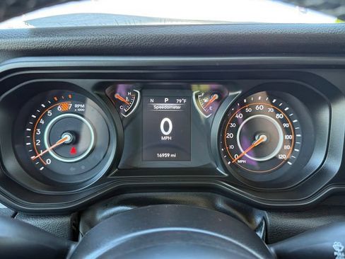 Used 2025 Jeep Wrangler Unlimited Sport AWD/4WD image 15