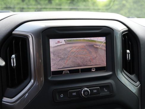 Used 2022 Chevrolet Silverado 1500 Custom Trail Boss AWD/4WD image 17