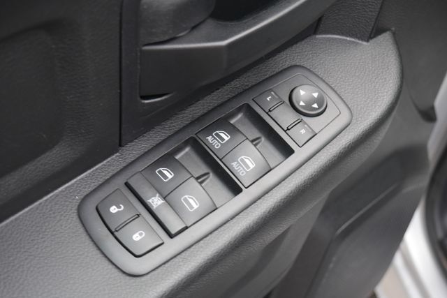 Used 2017 RAM 1500 Express AWD/4WD image 13